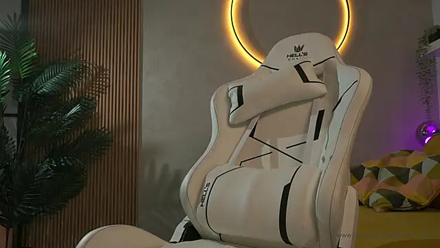 emma land online show from March 20, 6:29 am