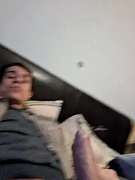 Snapshot of Tulio_maravilha12 chatting on February 7, 4:54 pm Tulio maravilha12 online show from February 7, 4:54 pm