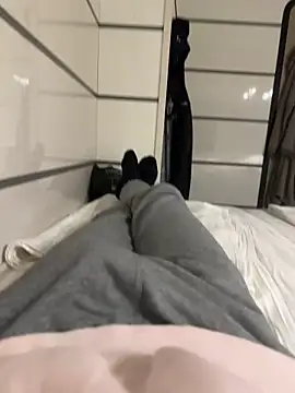 Snapshot of young1fucker chatting on December 15, 10:39 am young1fucker online show from December 15, 10:39 am