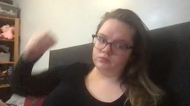 honeyyy24 online show from December 15, 9:19 pm