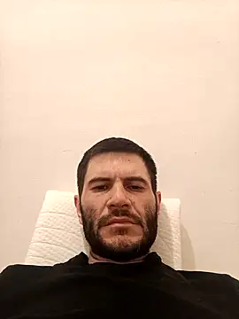 Snapshot of Gigolo4040 chatting on January 18, 11:55 pm Gigolo4040 online show from January 18, 11:55 pm