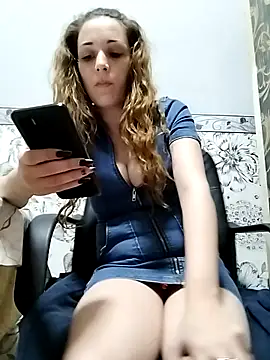 Amira 17 online show from March 18, 7:20 pm