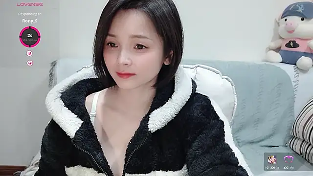 judy522 online show from January 3, 8:43 pm