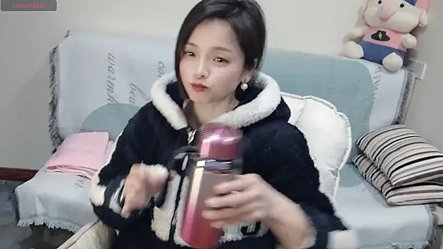 judy522 online show from March 7, 8:44 pm
