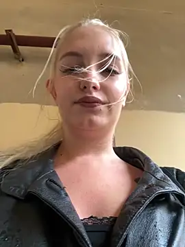 Snapshot of Milkyy_wway chatting on September 23, 7:33 am Milkyy wway online show from September 23, 7:33 am