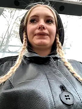 Snapshot of Milkyy_wway chatting on October 23, 6:13 am Milkyy wway online show from October 23, 6:13 am