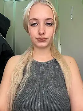 Snapshot of Milkyy_wway chatting on January 16, 6:28 am Milkyy wway online show from January 16, 6:28 am