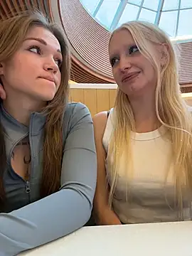 Snapshot of Milkyy_wway chatting on February 10, 7:45 am Milkyy wway online show from February 10, 7:45 am