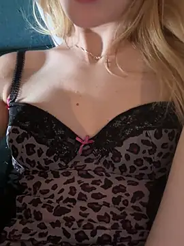 Lolitaxlola online show from January 6, 2:36 pm