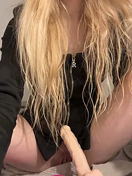 Lolitaxlola online show from October 31, 2:40 pm