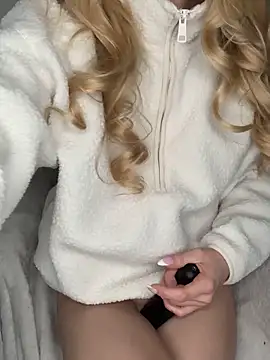 Lolitaxlola online show from November 17, 9:04 am