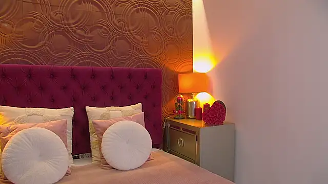 IrisMonn online show from May 4, 4:19 am
