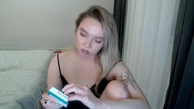 PolinaXXXJones online show from February 11, 6:44 pm