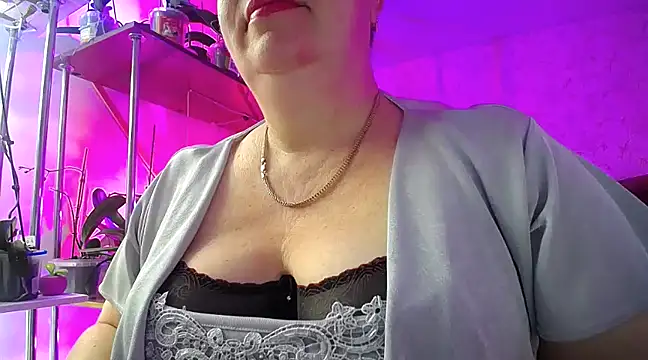  Sweet Woman online show from January 17, 4:06 am