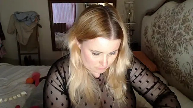 JosieAndYou online show from April 4, 2:03 pm