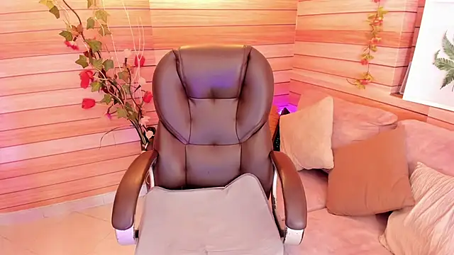 marien thomson  online show from March 7, 6:35 am