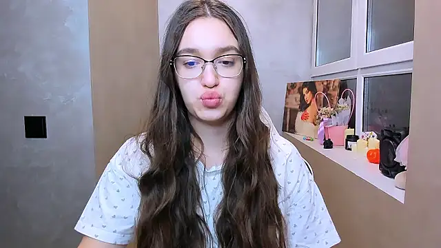 Snapshot of fancy_bunny chatting on February 7, 7:39 pm fancy bunny online show from February 7, 7:39 pm