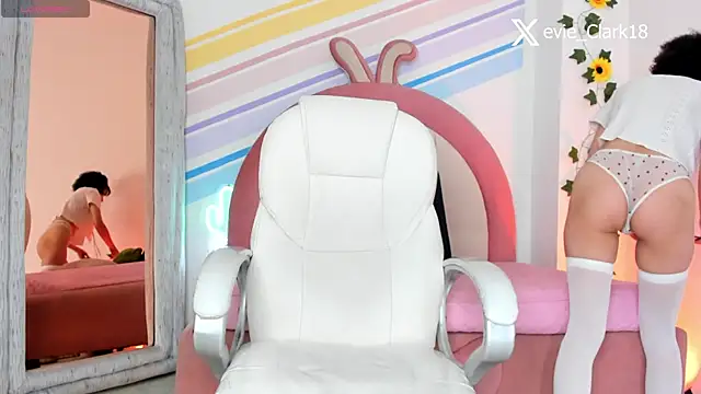 Evie Clark online show from January 29, 7:11 pm