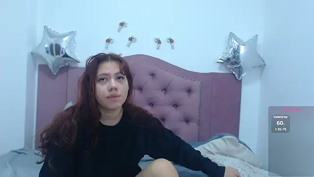 crystalhoneyy1 online show from December 20, 11:32 am