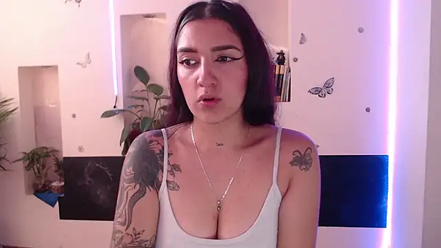 Snapshot of Lia-mitch chatting on December 16, 9:41 pm Lia-mitch online show from December 16, 9:41 pm