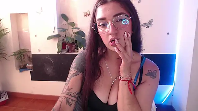 Snapshot of Lia-mitch chatting on January 16, 9:51 pm Lia-mitch online show from January 16, 9:51 pm