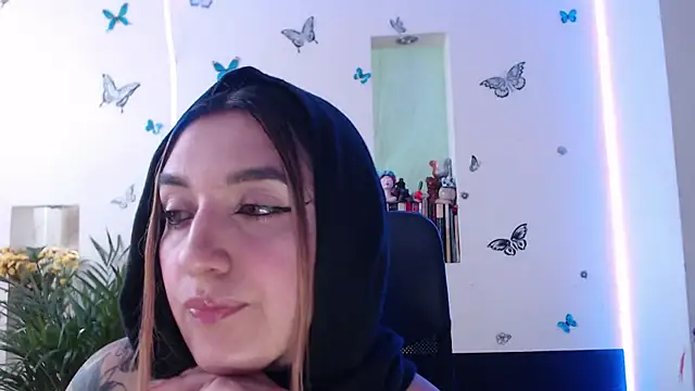 Snapshot of Lia-mitch chatting on October 15, 6:41 pm Lia-mitch online show from October 15, 6:41 pm