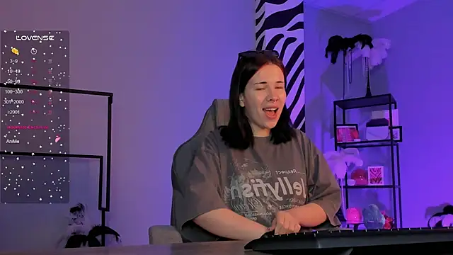 AliceSunday online show from September 26, 1:53 am