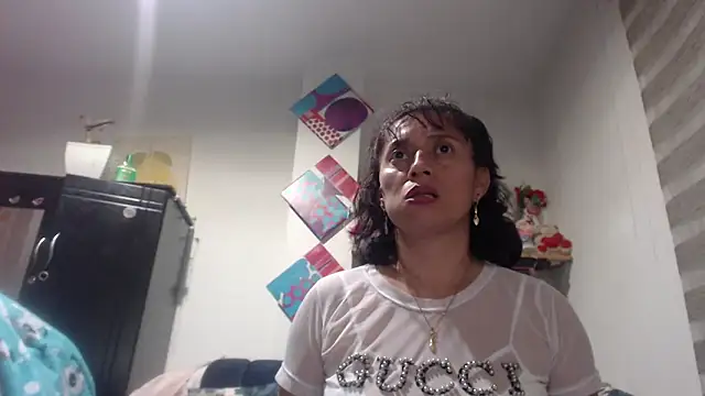 Snapshot of sexy_mary_69 chatting on October 18, 12:02 am sexy mary 69 online show from October 18, 12:02 am