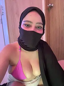 Snapshot of amaal_ chatting on November 15, 4:47 pm amaal online show from November 15, 4:47 pm