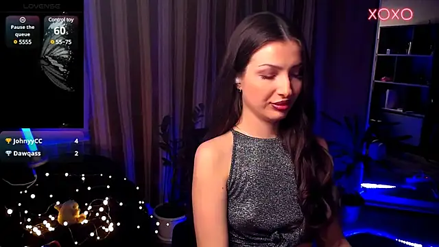 Snapshot of Laura_Bess chatting on December 17, 2:44 am Laura Bess online show from December 17, 2:44 am