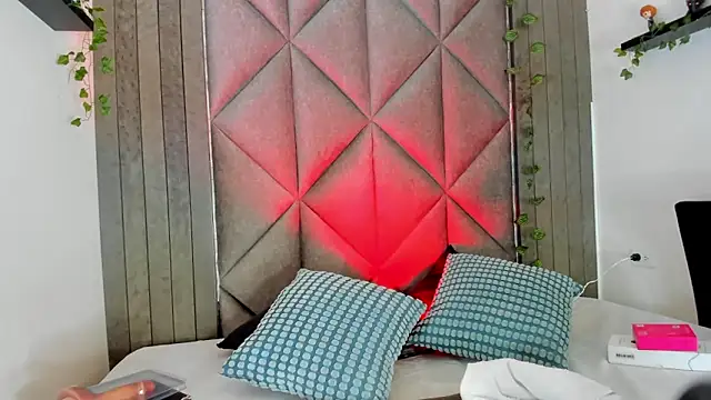 BriaConner  online show from March 20, 3:44 am