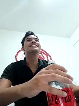 Snapshot of djvini chatting on December 3, 2:58 am djvini online show from December 3, 2:58 am