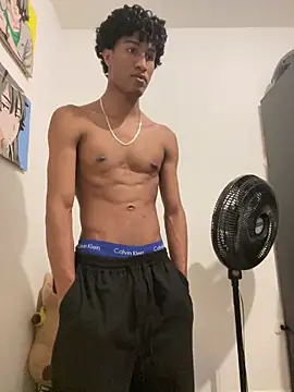 Snapshot of Masterikee chatting on January 1, 1:04 am Masterikee online show from January 1, 1:04 am