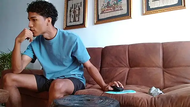 Snapshot of Masterikee chatting on October 23, 12:15 pm Masterikee online show from October 23, 12:15 pm