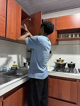 Snapshot of Masterikee chatting on December 22, 2:19 am Masterikee online show from December 22, 2:19 am