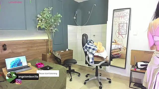 megan morgan01 online show from May 6, 12:21 pm