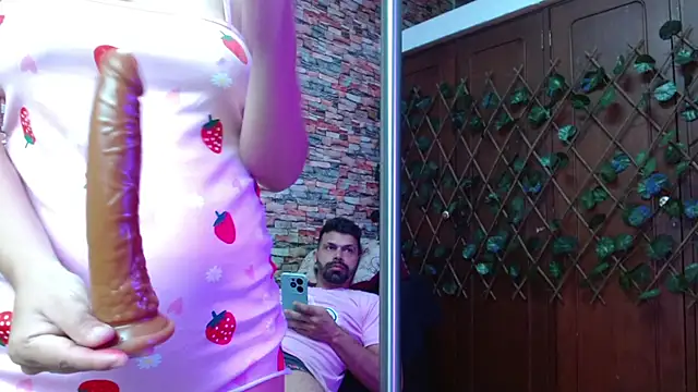 Snapshot of max_ashley_mds chatting on October 25, 1:40 pm max ashley mds online show from October 25, 1:40 pm