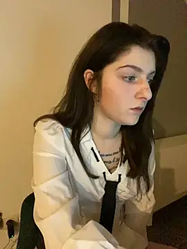 Neneparisxll online show from March 1, 7:15 pm
