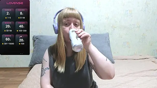 Snapshot of June_shy0 chatting on July 2, 7:25 am June shy0 online show from July 2, 7:25 am
