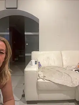 sissytrainz online show from October 24, 4:31 am