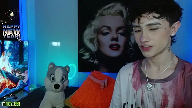 Snapshot of maxiy_001 chatting on January 4, 5:37 am maxiy 001 online show from January 4, 5:37 am