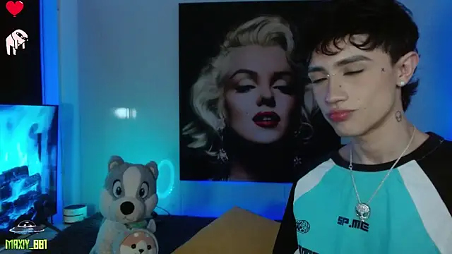 Snapshot of maxiy_001 chatting on January 10, 1:32 am maxiy 001 online show from January 10, 1:32 am