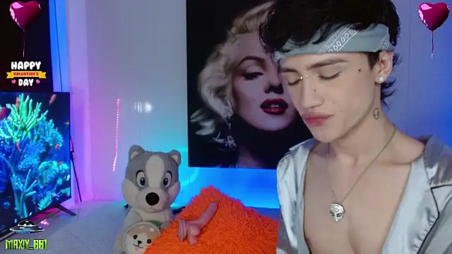 Snapshot of maxiy_001 chatting on February 6, 6:29 am maxiy 001 online show from February 6, 6:29 am