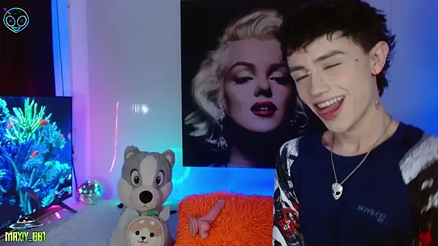 Snapshot of maxiy_001 chatting on February 23, 3:51 pm maxiy 001 online show from February 23, 3:51 pm