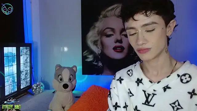 Snapshot of maxiy_001 chatting on March 17, 4:51 am maxiy 001 online show from March 17, 4:51 am