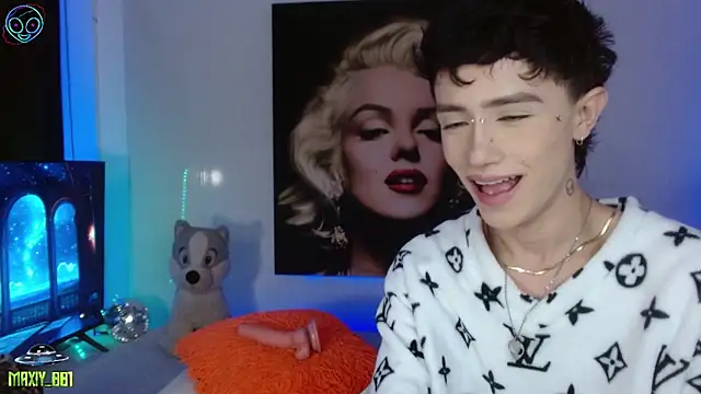 Snapshot of maxiy_001 chatting on September 30, 3:22 am maxiy 001 online show from September 30, 3:22 am