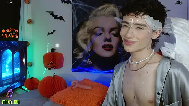 Snapshot of maxiy_001 chatting on October 26, 6:41 am maxiy 001 online show from October 26, 6:41 am