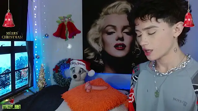 Snapshot of maxiy_001 chatting on December 17, 3:12 am maxiy 001 online show from December 17, 3:12 am