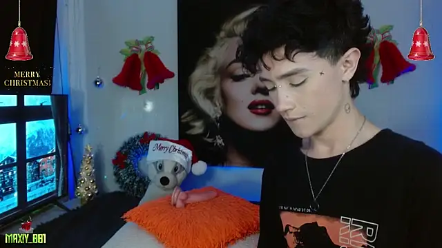 Snapshot of maxiy_001 chatting on December 20, 4:08 am maxiy 001 online show from December 20, 4:08 am