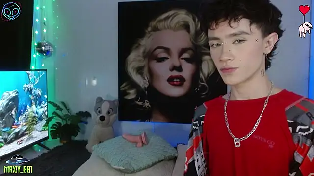 maxiy 001 online show from May 15, 2:18 am
